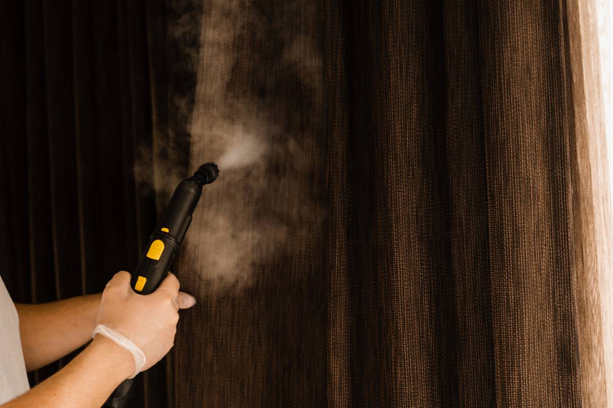 Affordable Curtain Cleaning Services in Delhi by Experienced Professionals