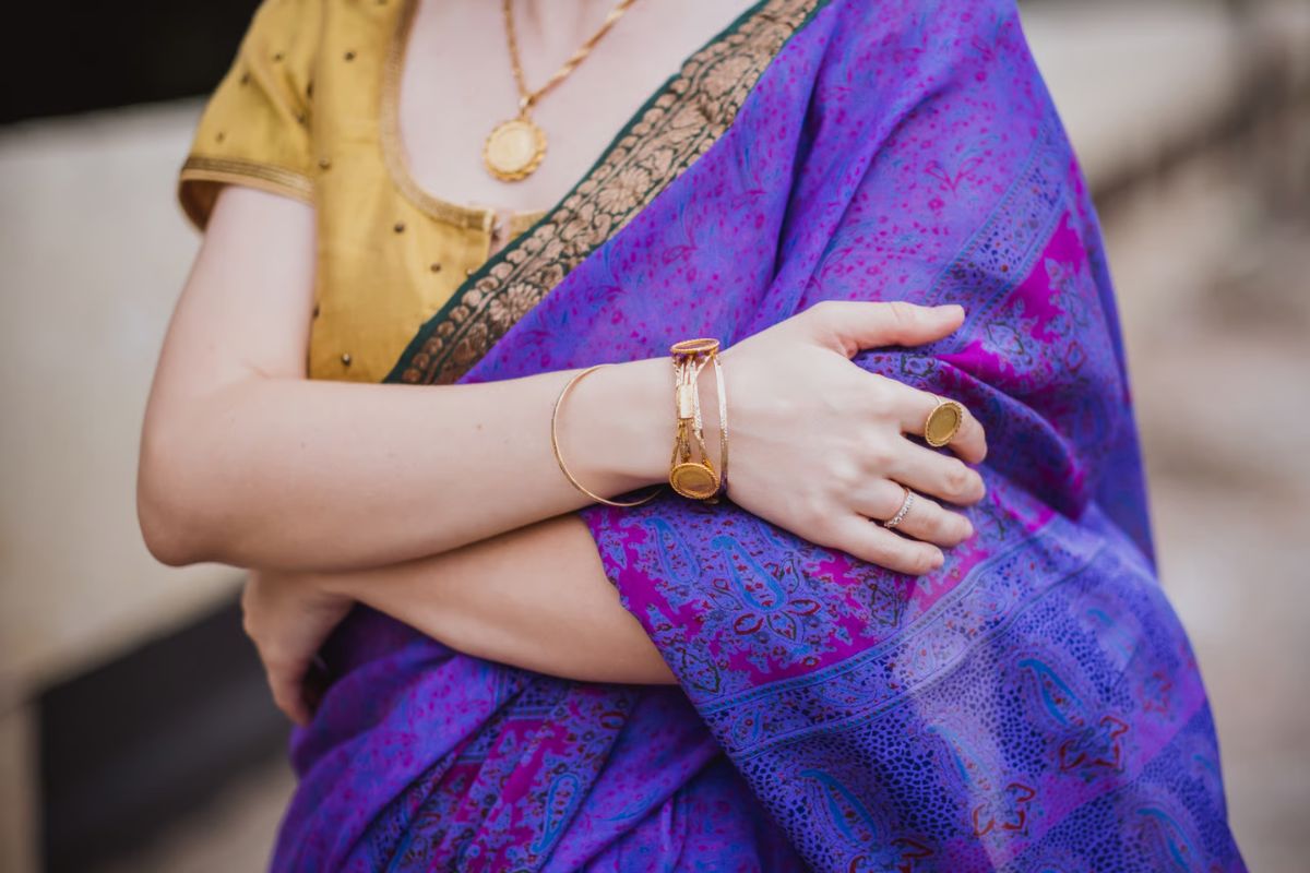 saree dry cleaning price in noida - Cloud Dhobi professional service