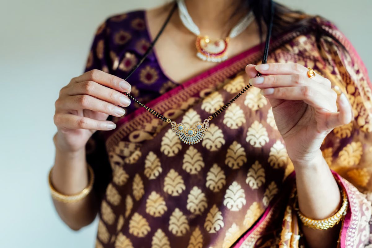 saree dry cleaning price in noida - Cloud Dhobi featured image