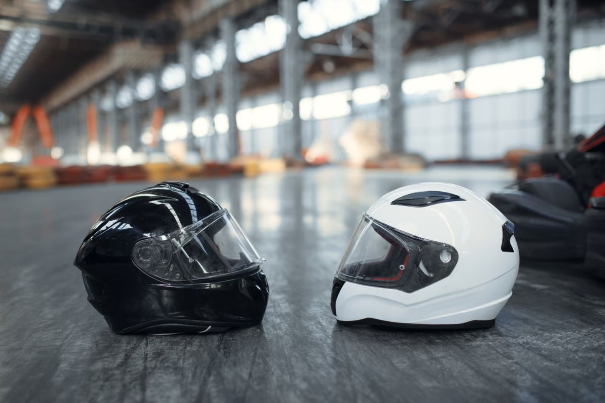 helmet cleaning service in delhi - Cloud Dhobi featured image