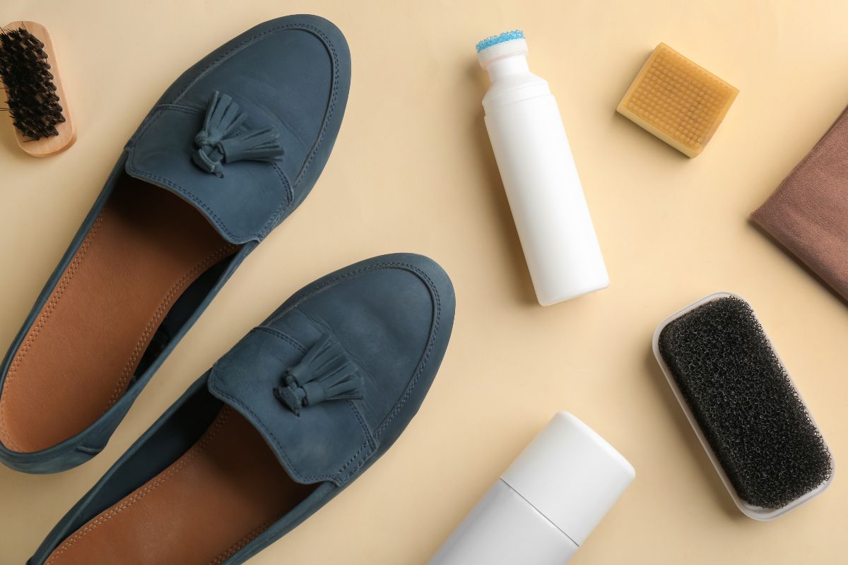 shoe cleaning service in noida - Cloud Dhobi professional service