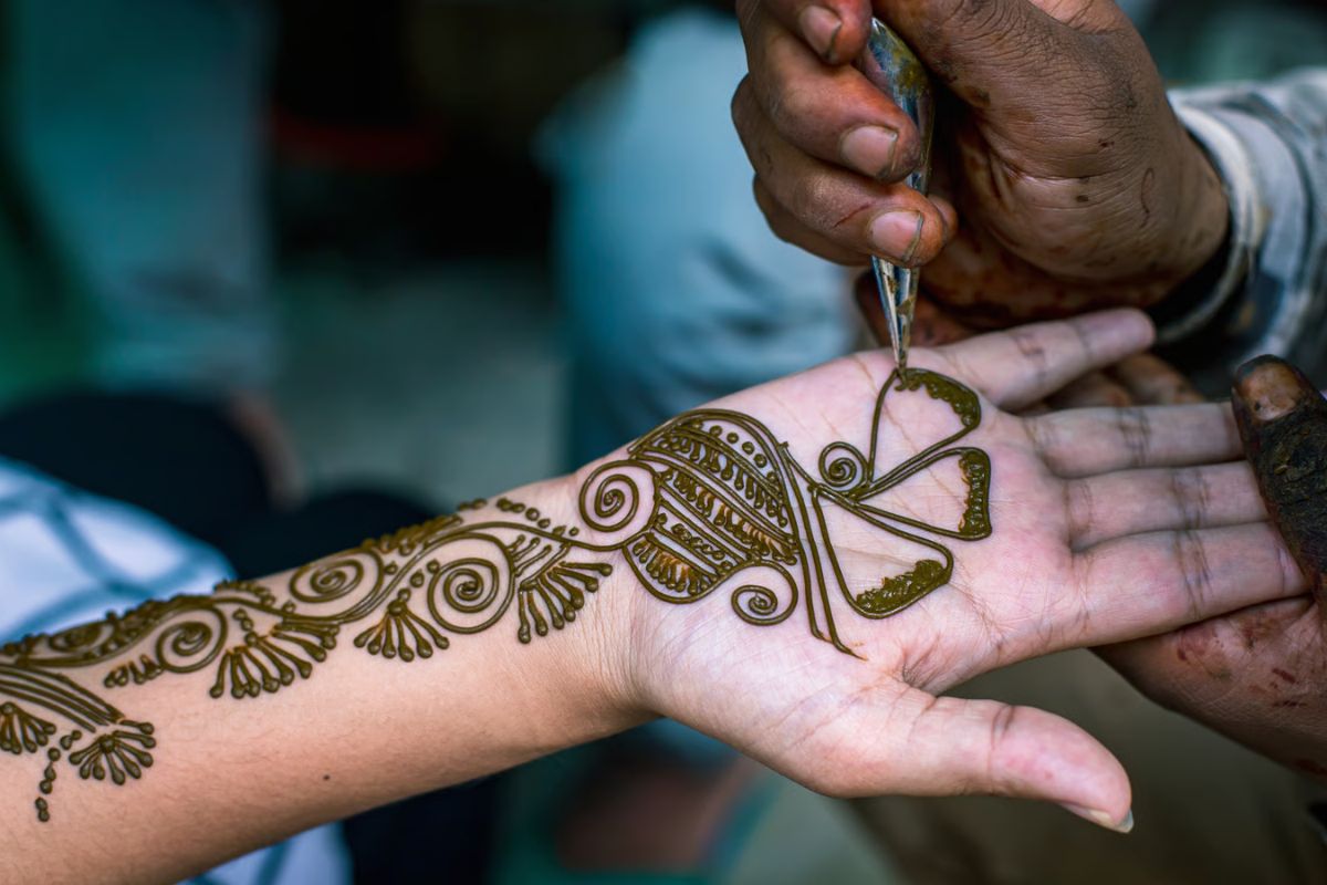 wedding mehendi stain rescue - Cloud Dhobi Delhi laundry and dry cleaning service