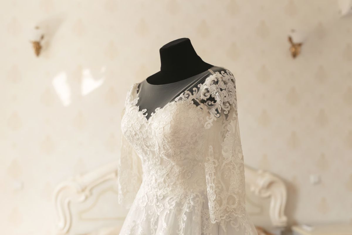 wedding gown dry cleaning cost in delhi - Cloud Dhobi professional service at your doorstep in Delhi