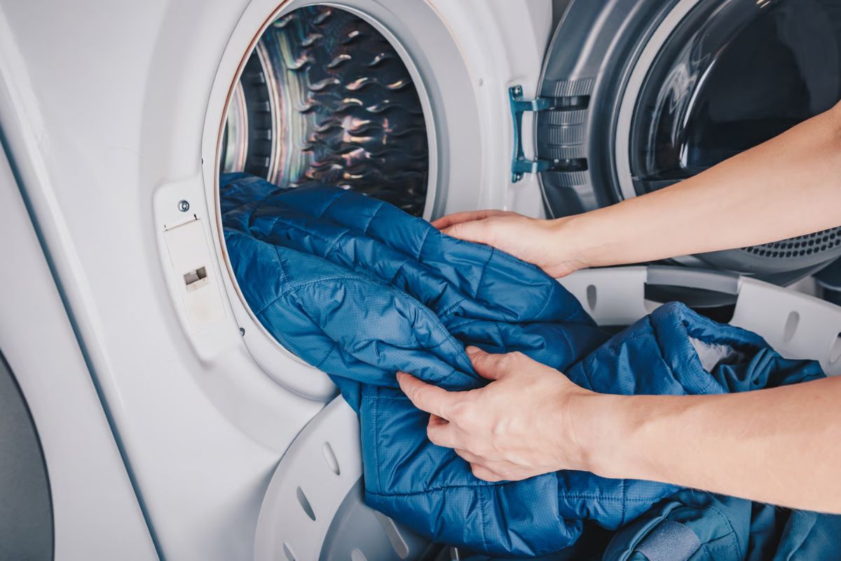 comforter cleaning price noida - Cloud Dhobi Noida laundry and dry cleaning service