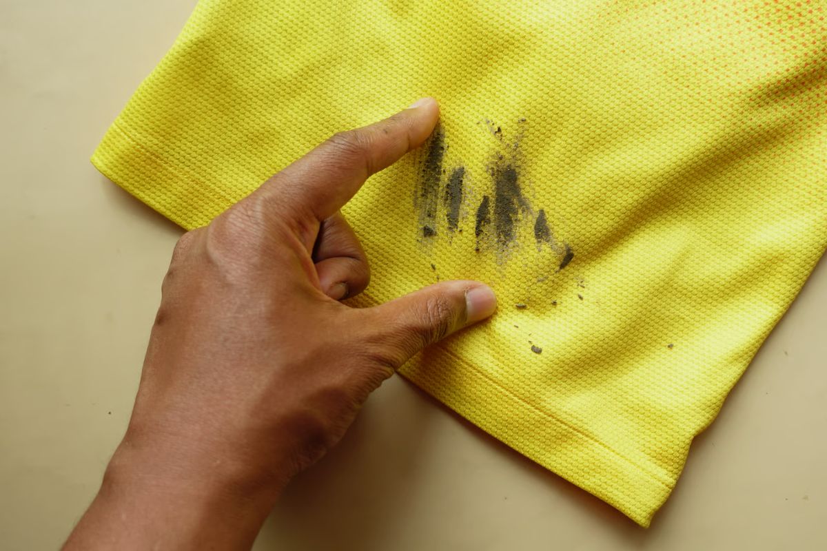 henna stain on fabric - Cloud Dhobi Delhi laundry and dry cleaning service