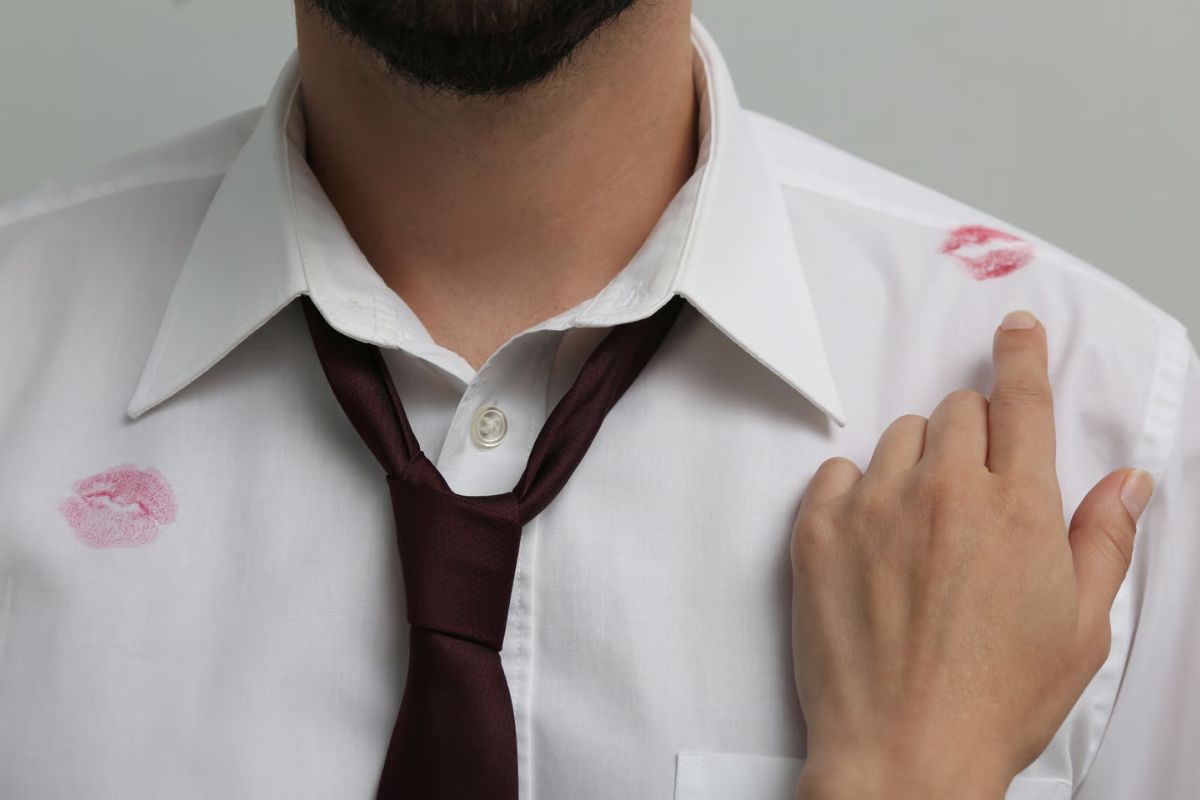remove lipstick stains from clothes - Cloud Dhobi professional service at your doorstep in Delhi