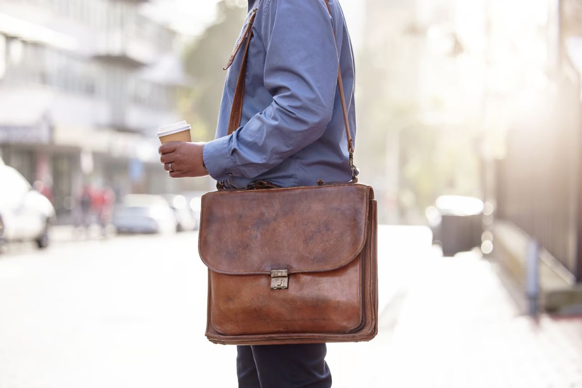 purse stain removal - Cloud Dhobi Delhi laundry and dry cleaning service