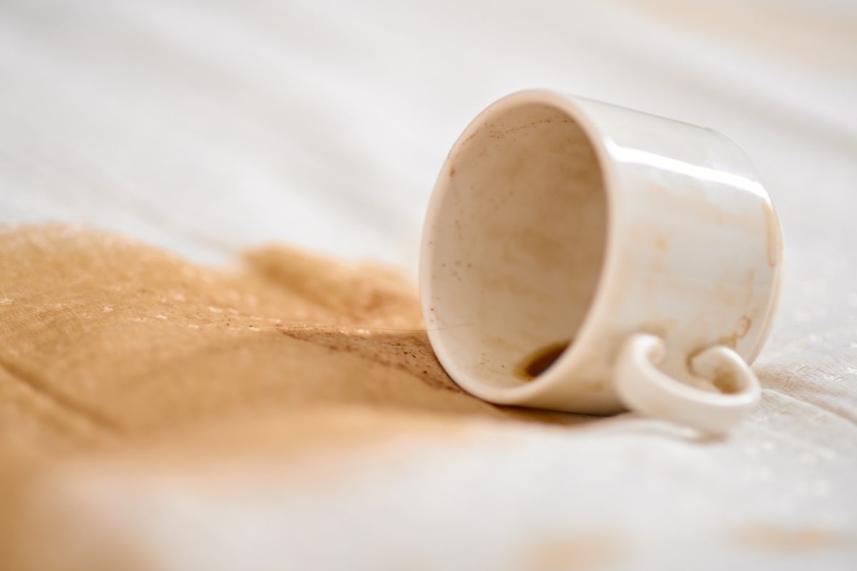 Coffee Stain Removal and remove tea stains from clothes advice from Cloud Dhobi