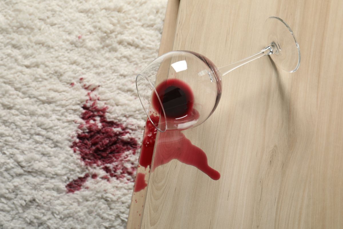 Remove Wine Stains from Clothes by Cloud Dhobi laundry experts in Delhi NCR