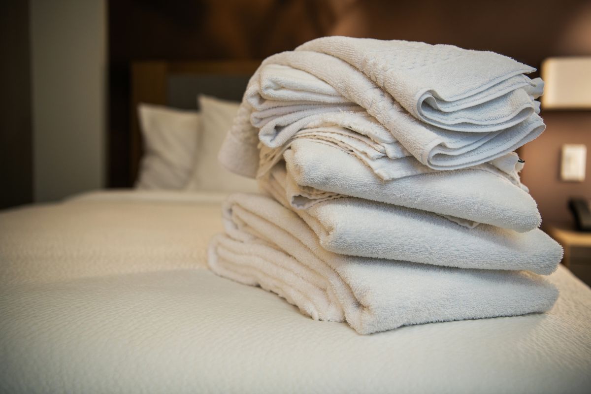 Commercial Linen Cleaning Delhi and bulk linen laundry advice from Cloud Dhobi