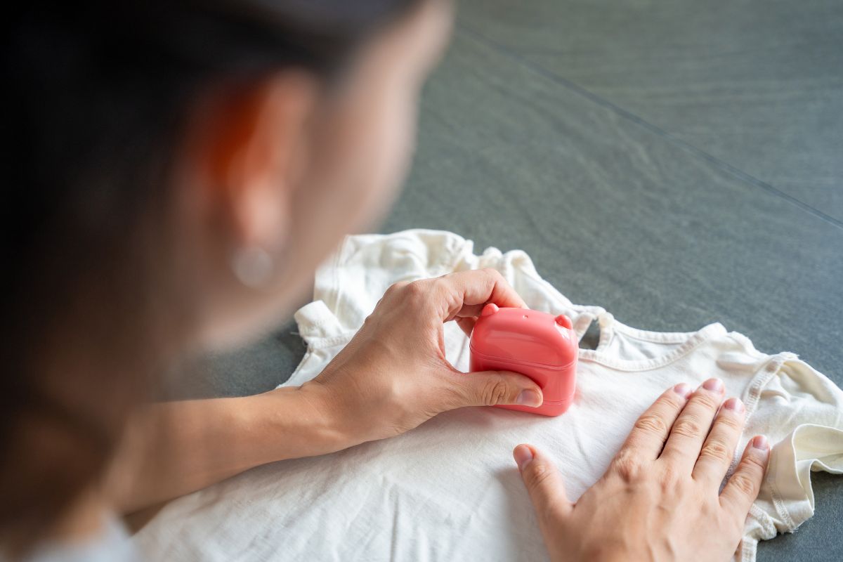 Remove Gum from Clothes and chewing gum on fabric guidance from Cloud Dhobi