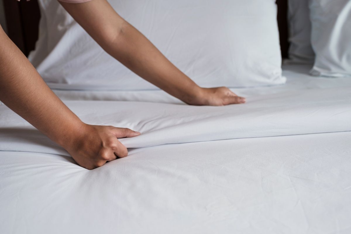mattress sanitization faridabad - Cloud Dhobi team at work