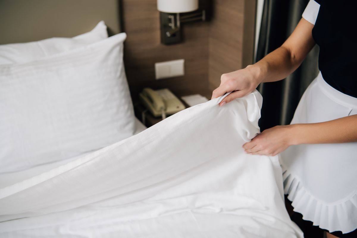bedsheet washing noida - quality finish after professional cleaning