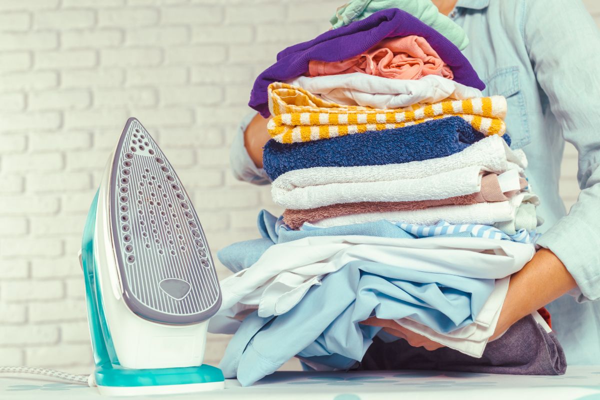 same day laundry service in ghaziabad - Cloud Dhobi professional service