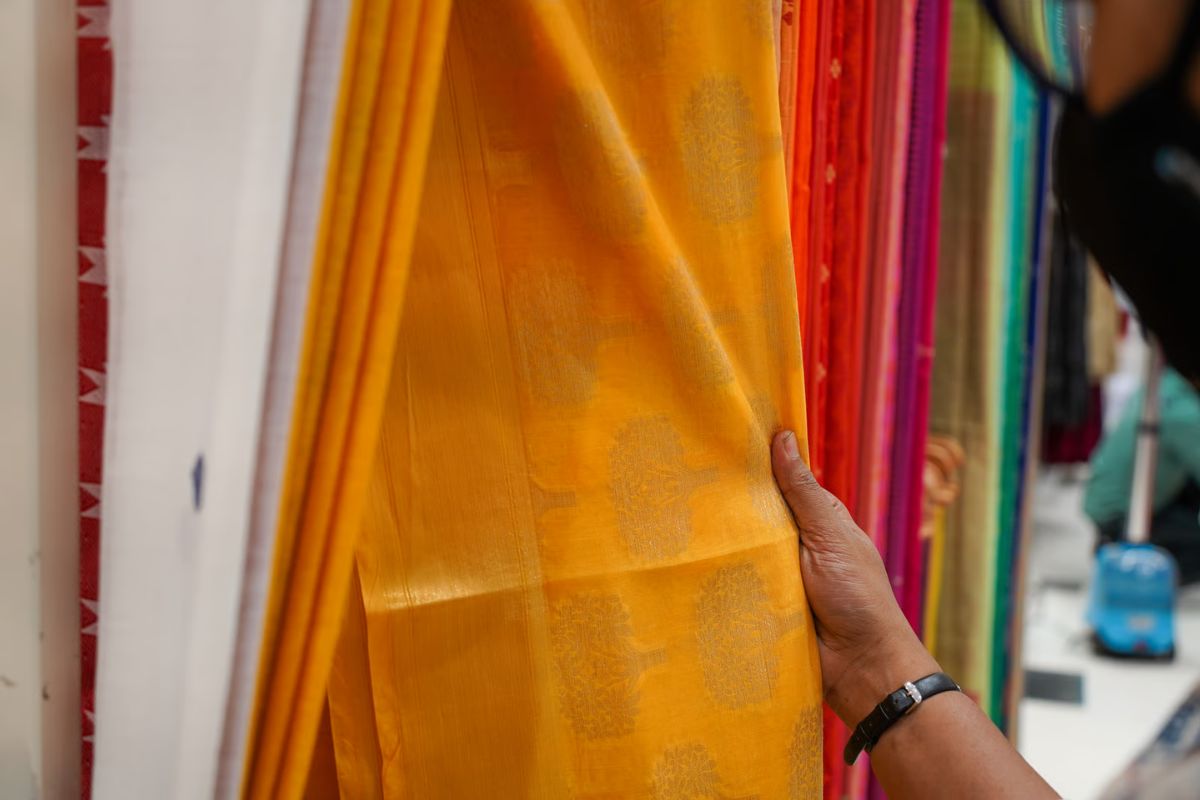 saree dry cleaning price in ghaziabad - Cloud Dhobi featured image