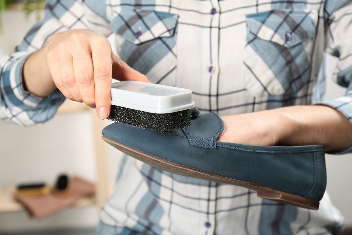 shoe cleaning service in ghaziabad - Cloud Dhobi professional service