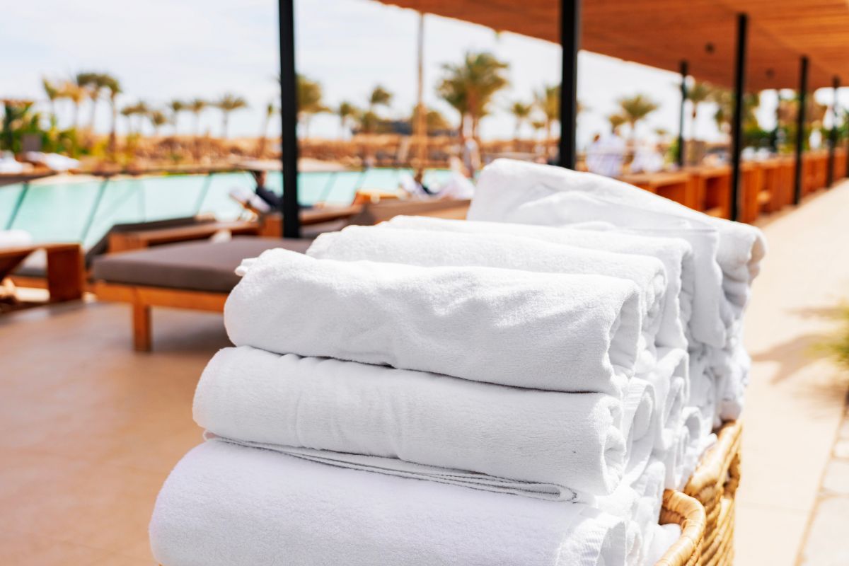hotel and restaurant linen laundry in ghaziabad - Cloud Dhobi featured image