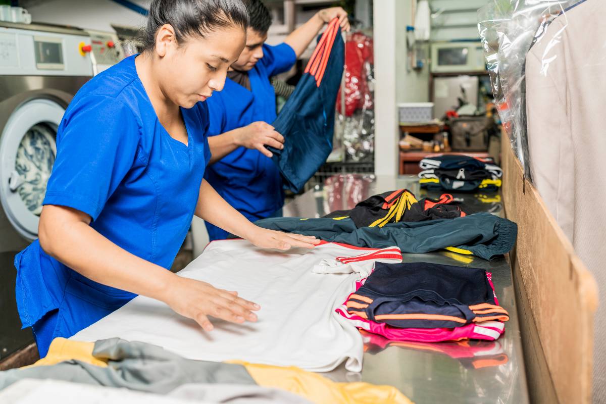 wash and fold laundry in ghaziabad - Cloud Dhobi professional service
